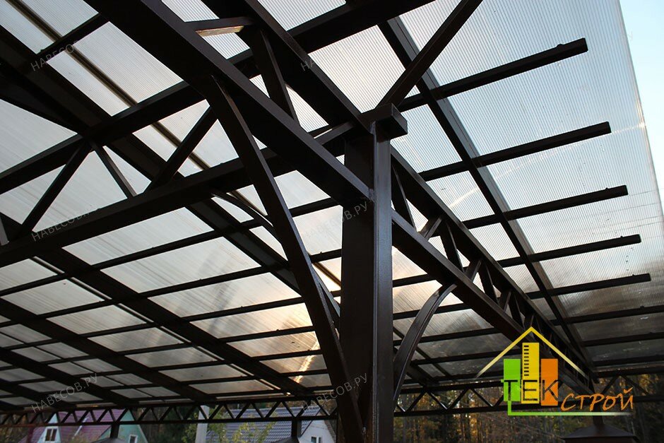 Крыша навеса из сотового поликарбоната 10 мм, серого цвета, для дачи